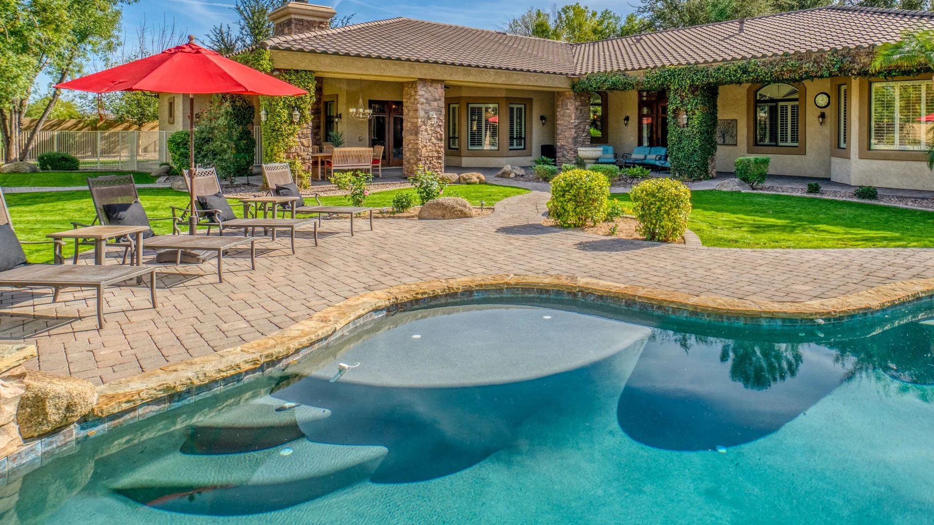 What Is the Average Cost of Closing a Pool?