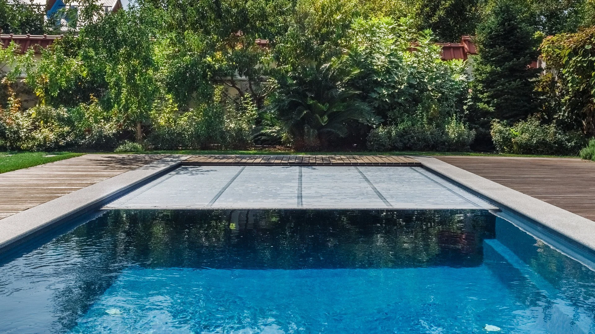 At What Temperature Do You Close A Pool?