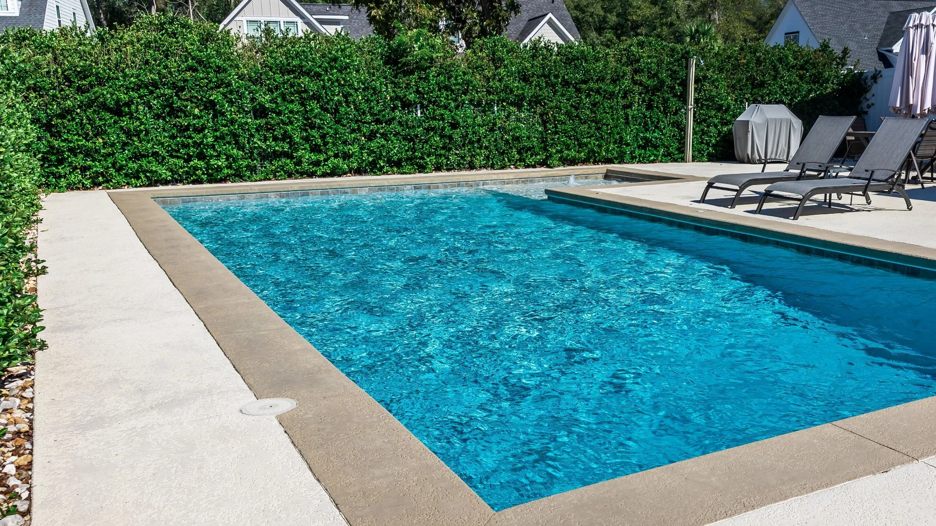 Vinyl Liner Pools: Breaking Down the Pros & Cons